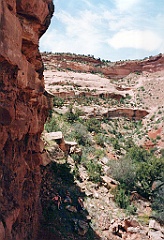 1997 - USA 065 (Colorado National Monument, CO - Déjeuner au pied du Balanced Rock)